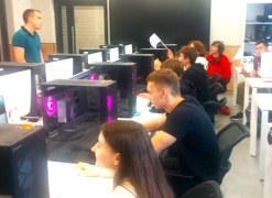 Студенты колледжа МИЭТ сдали профессиональный экзамен «Прецизионная фотолитография»