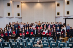 Инженеру НИИМЭ Аскару Резванову вручена почетная медаль РАН и премия для молодых ученых России 