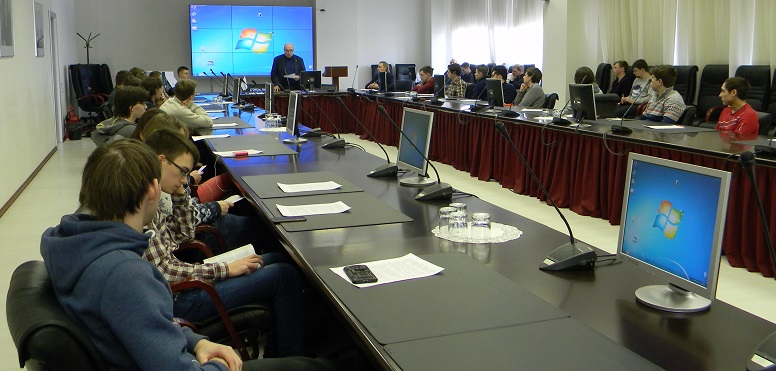 НИИМЭ провел для студентов МФТИ ознакомительную практику на микроэлектронном производстве