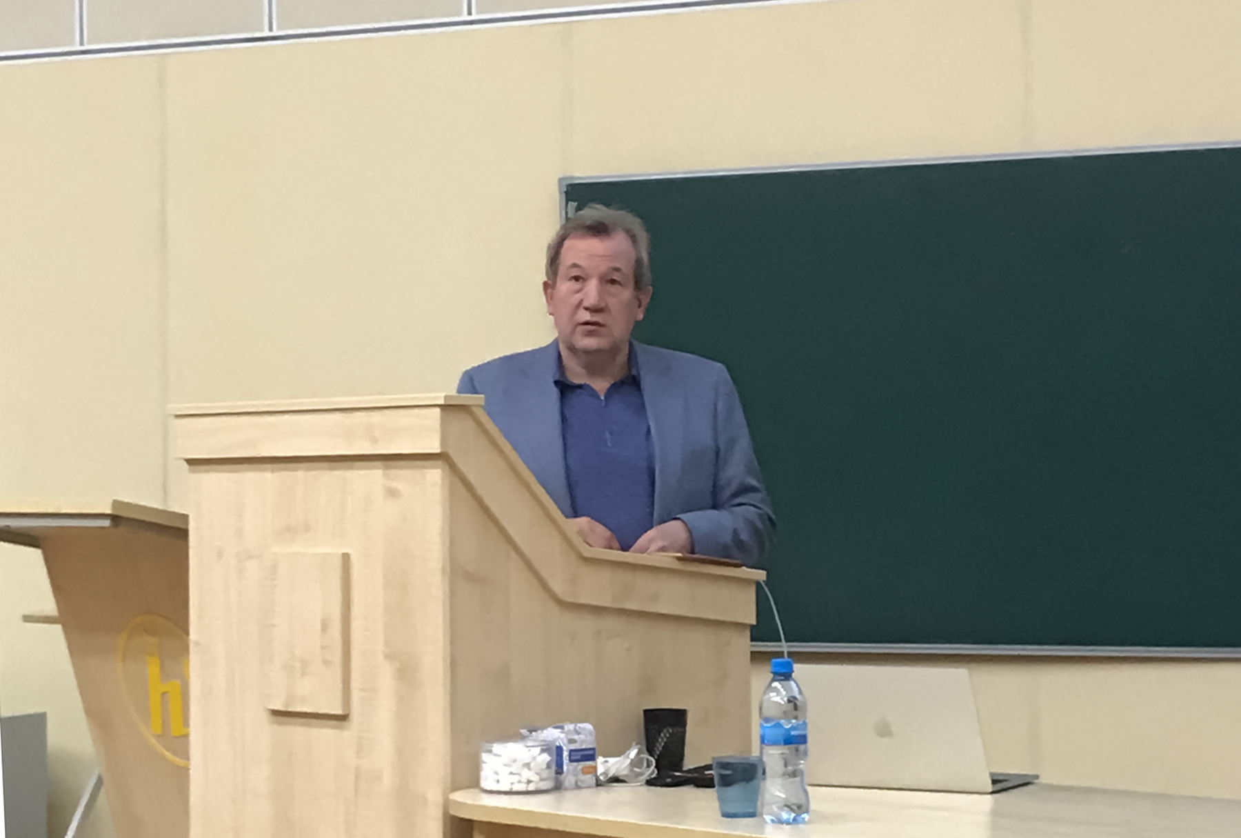 Академик РАН Г.Я. Красников прочитал лекцию студентам МФТИ